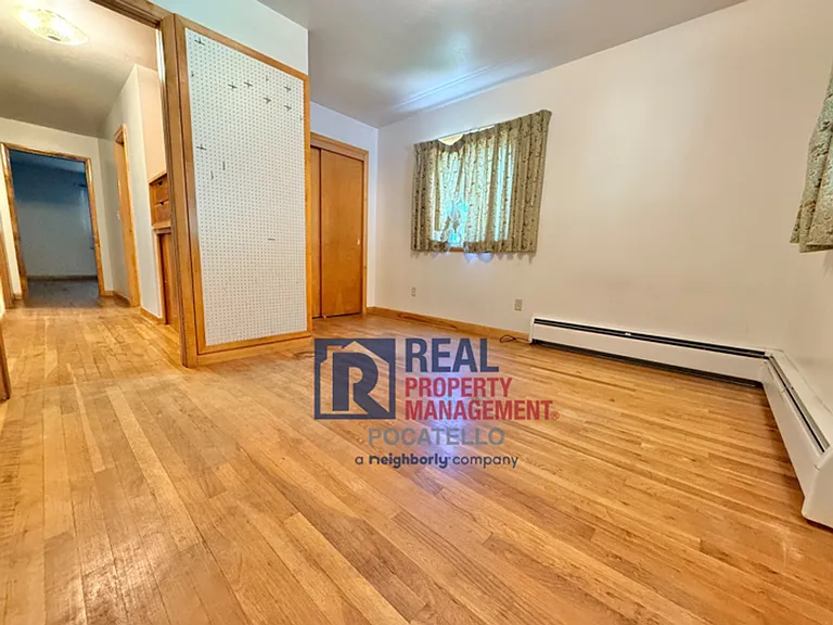 515 S Stout Ave — Photo 14