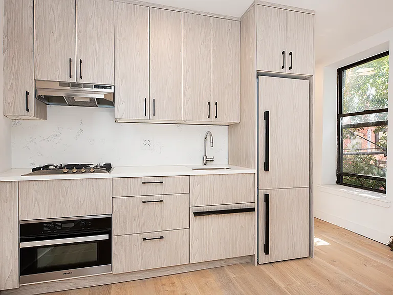 51 Spring St #1 — Photo 1