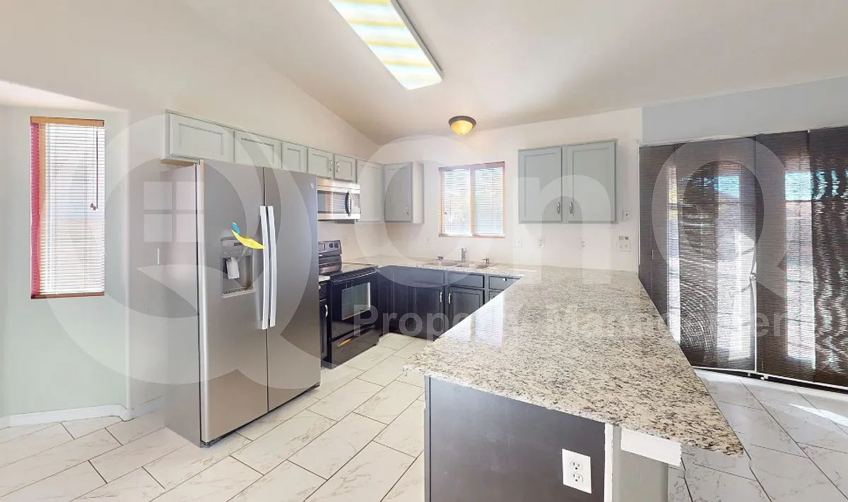 4 bed, 2.0 bath, 1738 sqft, $1,850 — Photo 2
