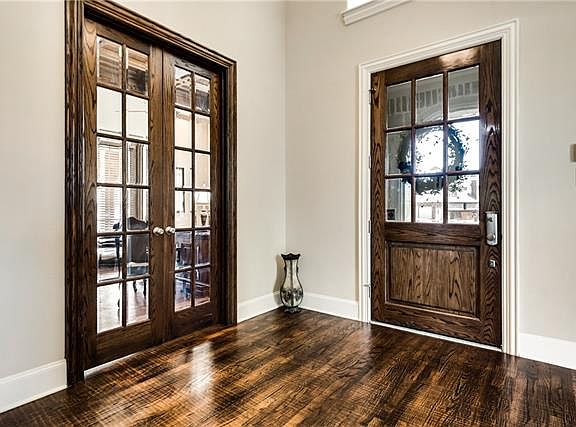 4th image of 301 Earlston Ct