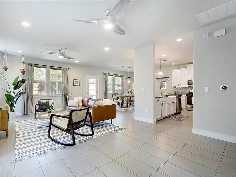 7408 Buchholz St — Photo 8
