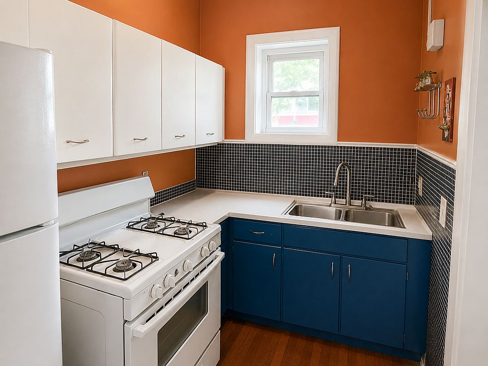 2nd image of 538 W James St #1