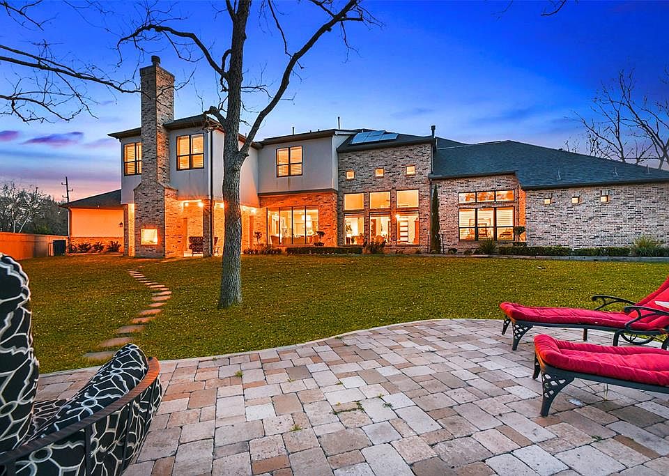1st image of 32802 Woodfern Ct