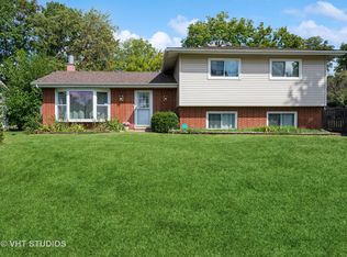 1710 Hazelwood Dr, Lindenhurst, IL
