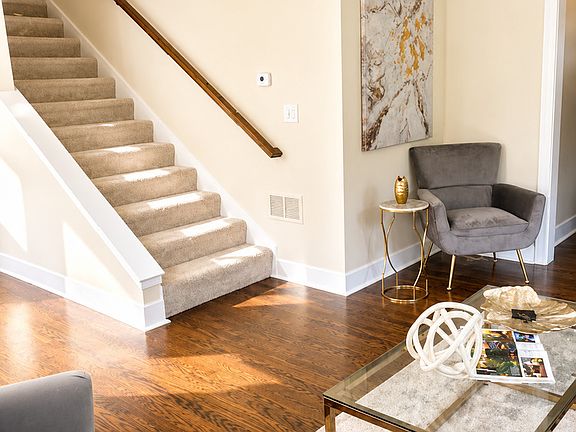 5th image of 5526 N Nordica Ave