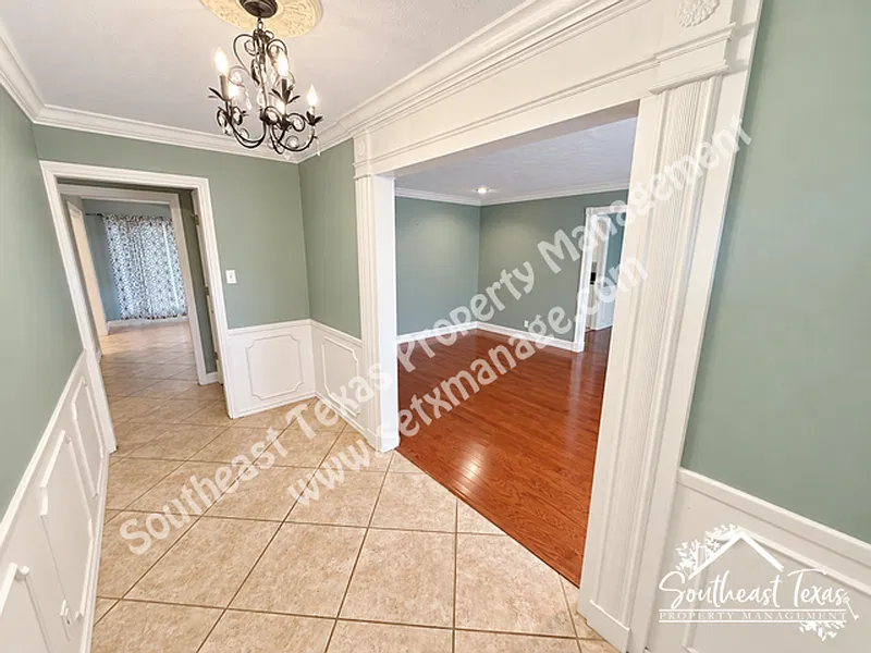 3 bed, 2.5 bath, 2652 sqft, $2,550 — Photo 2