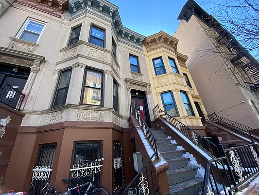 Rented by Premier Metro Realty Corp | media 16