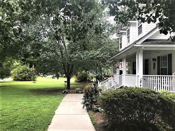 4th image of 204 Woodland Dr