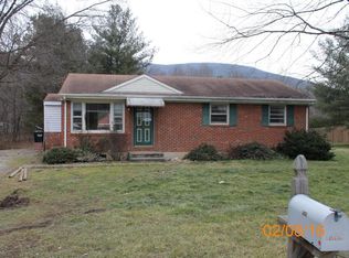 3563 Bradshaw Rd, Salem, VA 24153