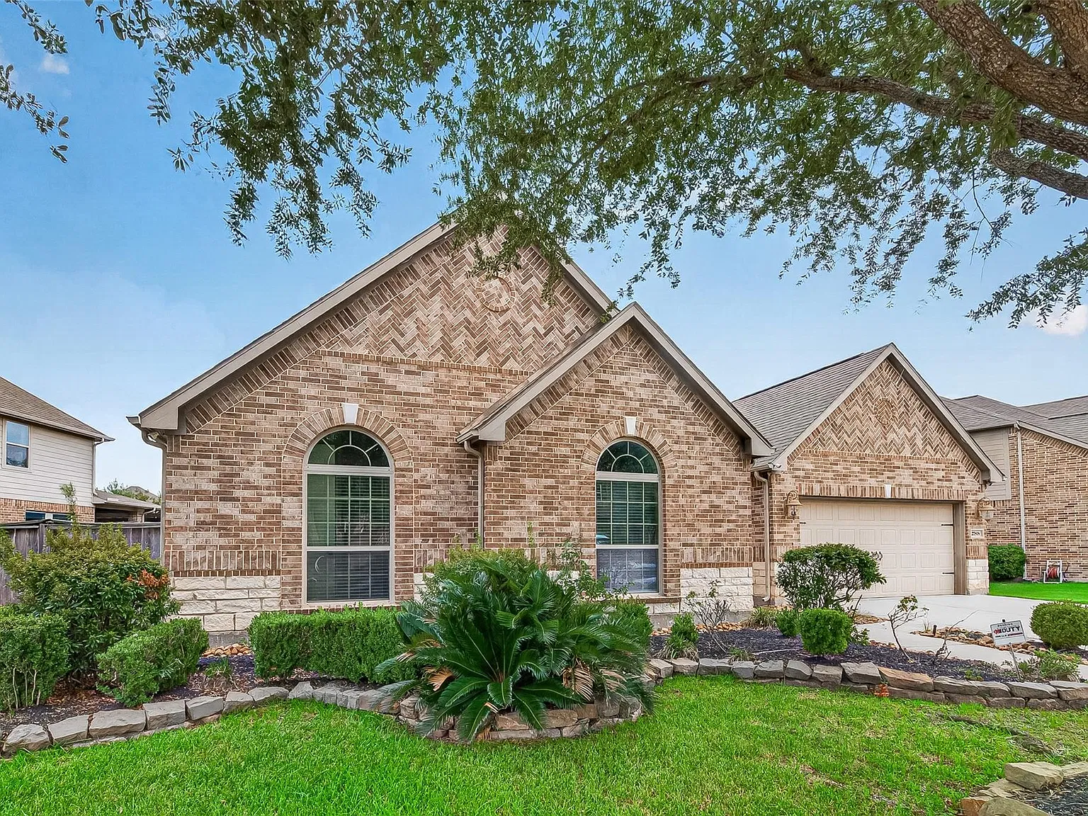 4 bed, 4.0 bath, 3057 sqft, $3,000 — Photo 3
