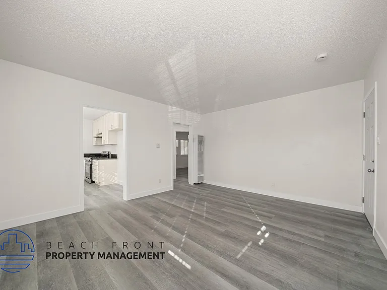 249-251 W Pomona Blvd — Photo 21