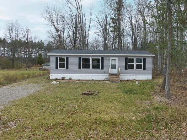 7942 N Airpark Rd, Weidman, MI 48893