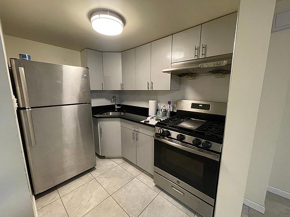 2nd image of 1939 Gleason Ave Floor 1