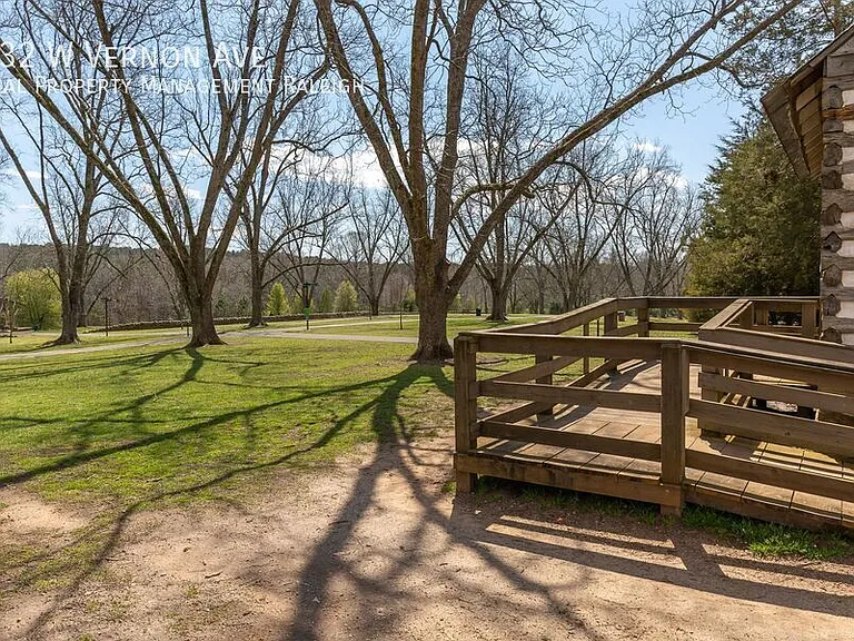 132 W Vernon Ave — Photo 47
