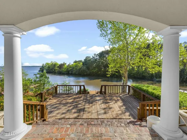 125 Overlook Pointe Dr, Ridgeland, MS 39157