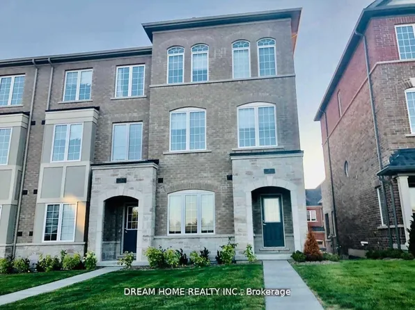 7 Heswall Ln, Newmarket, ON L3Y 0E1
