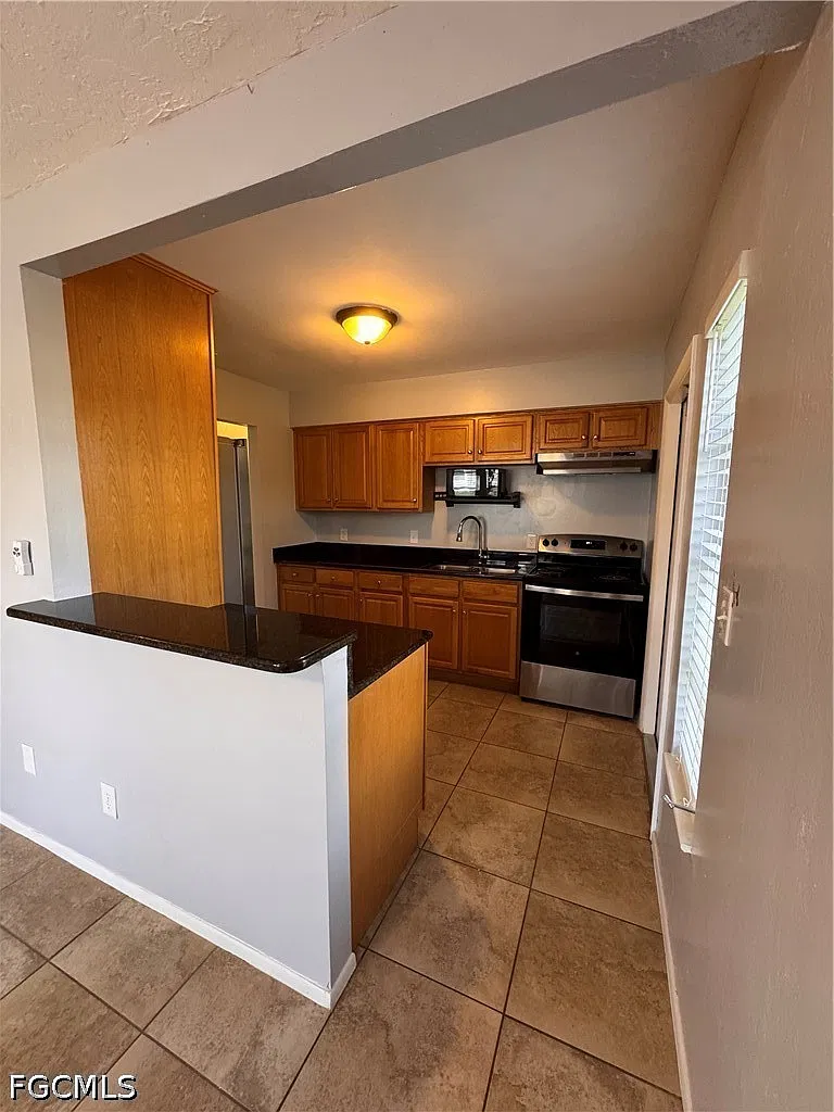 2 bed, 2.0 bath, 812 sqft, $1,100 — Photo 3