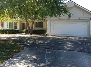 10234 Rosehill Rd, Lenexa, KS 66215