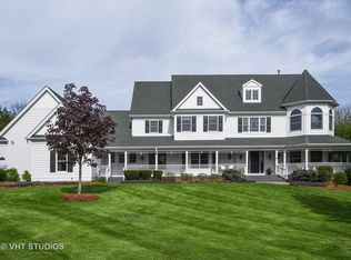 35 Dundee Ln, Barrington, IL 60010