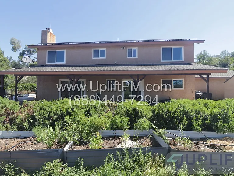 15436 Las Manzanitas Rd — Photo 2