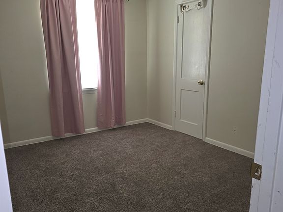 4th image of 309 Foster St