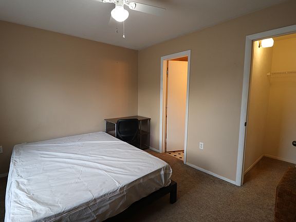 4th image of 4000 SW 23rd St #B-3-302