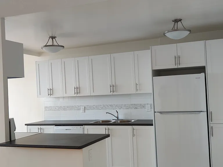 135 Fenelon Dr — Photo 1