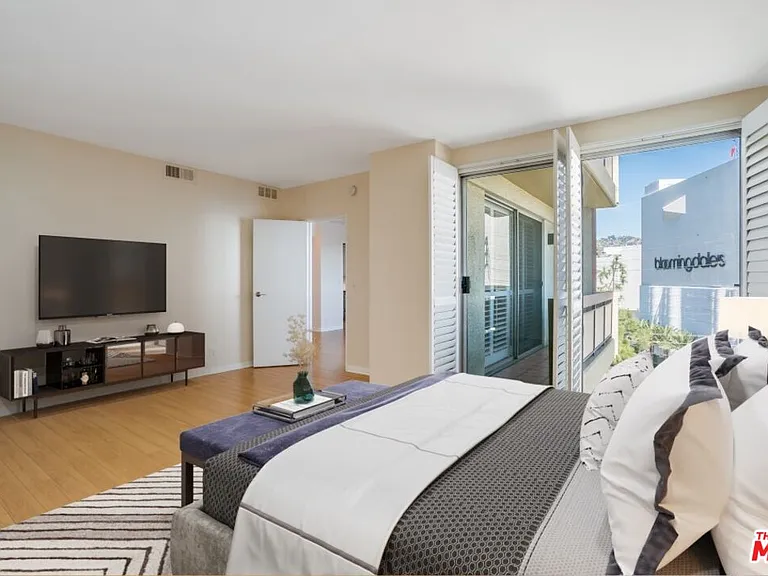321 S San Vicente Blvd #705 — Photo 5