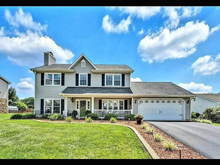 1816 Summerfield Dr — Photo 1