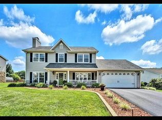 1816 Summerfield Dr, Roanoke, VA 24012