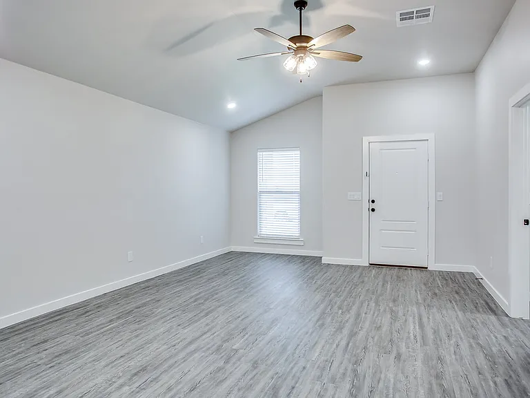 10518 Abbeville Ave — Photo 4