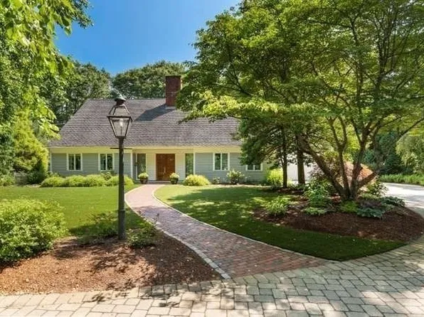 125 Bristers Hill Rd, Concord, MA 01742