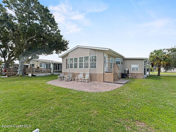 3rd image of 1266 Waterway Dr
