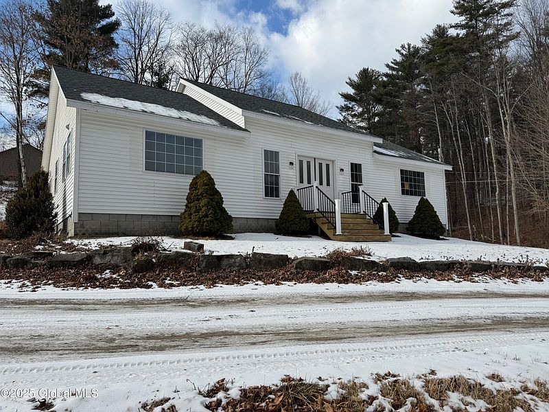 3rd image of 113 Veterans Road