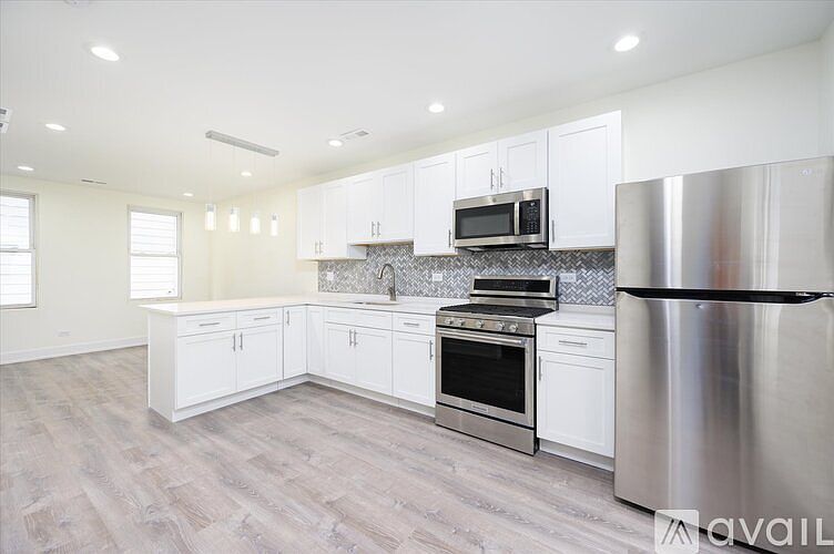 1st image of 2246 S Albany Ave #2R