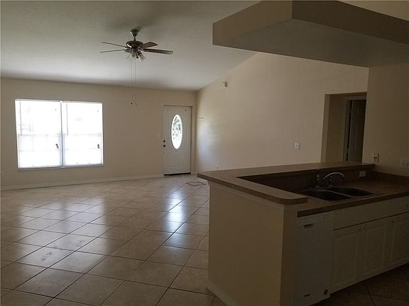 4th image of 10695 90th St