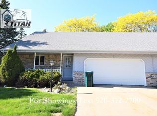 2113 N Cloudview Dr #1, Appleton, WI 54914