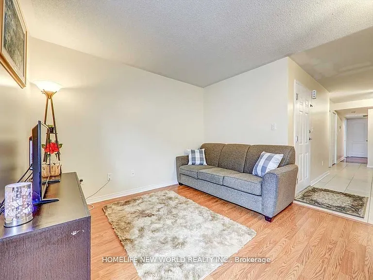 35 Strangford Ln #204 — Photo 9