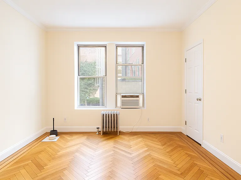 117 W 13th St #35 — Photo 1