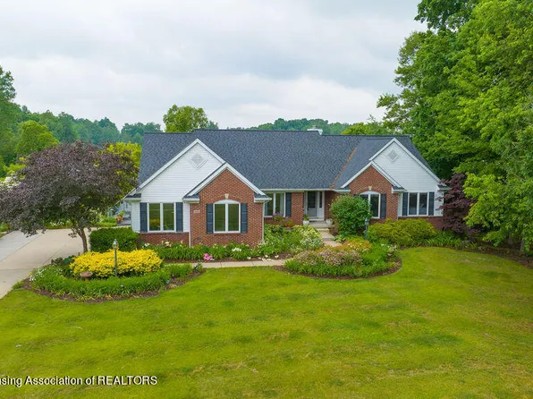 8920 W Lake Pointe Dr, Laingsburg, MI 48848