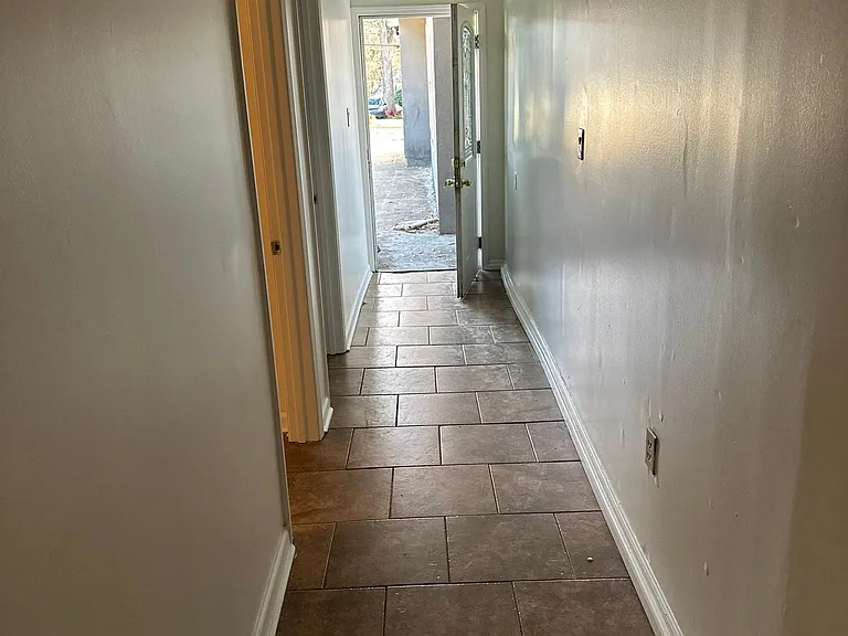 232 Lorenz Blvd #B — Photo 9