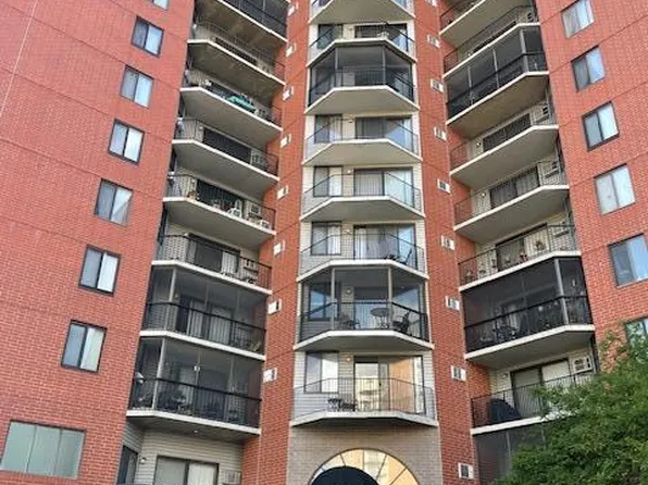 6500 Woodlake Dr APT 205, Richfield, MN 55423