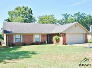 305 Park Ln, Jacksonville, TX 75766