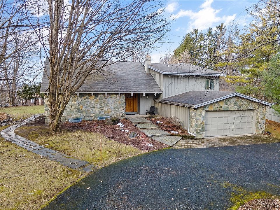 1st image of 3 Maple Crest Ter