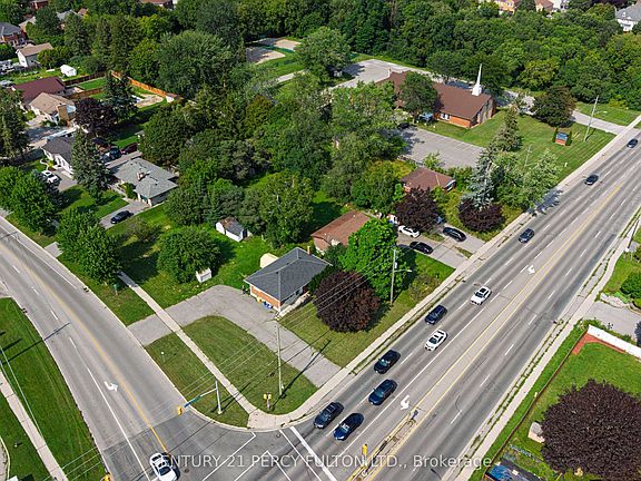 4th image of 1906 Rossland Rd E