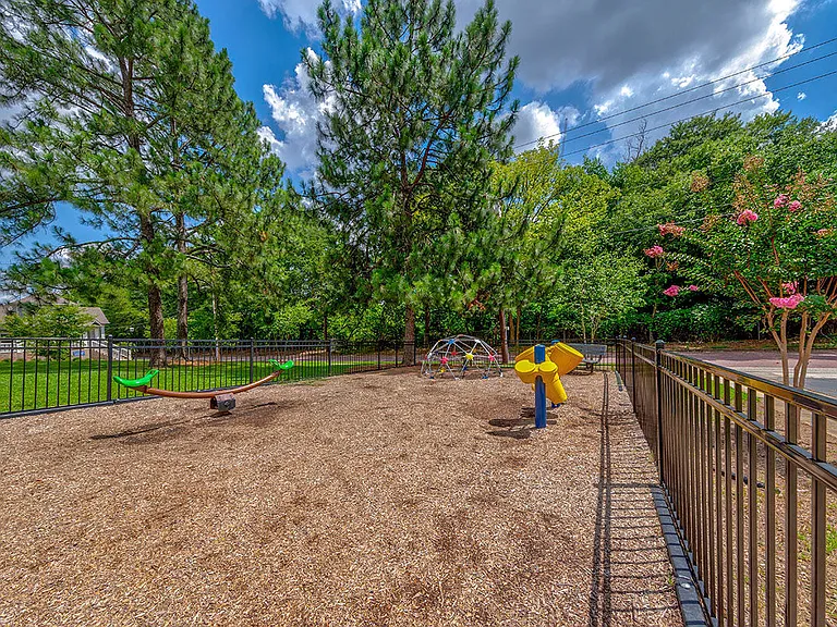 Stanton Oaks — Photo 6
