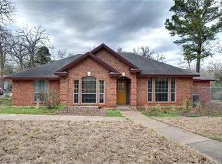 502 S Old Potato Rd, Paige, TX 78659