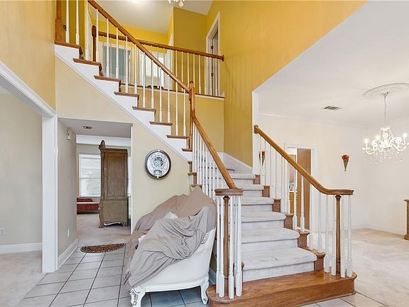 3rd image of 4611 Lennox Blvd