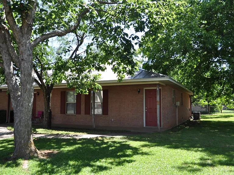 105 W Trailmoor Dr #3 — Photo 1