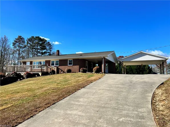 996 Green Acres Rd, Millers Creek, NC 28651